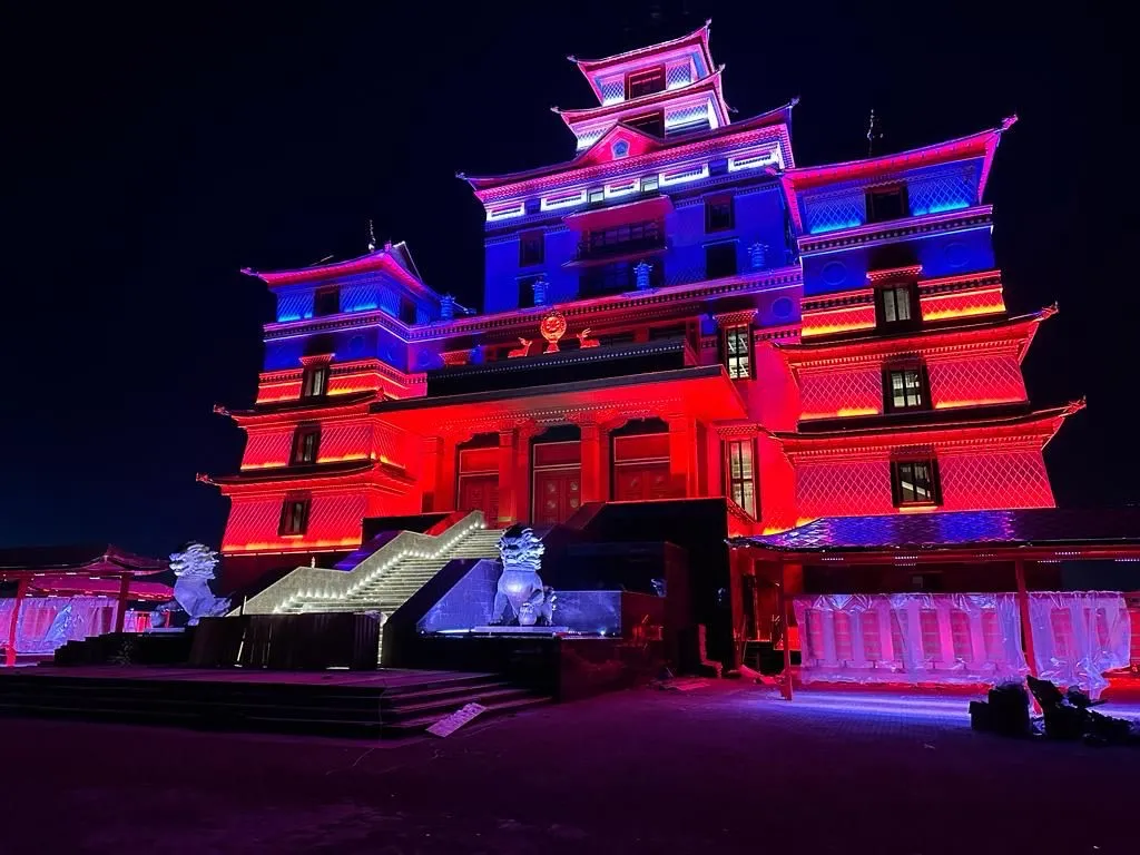 Поставка системы управления архитектурной подсветкой здания Поставка системы управления архитектурной подсветкой здания