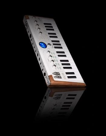 Купить Arturia AstroLab 37 White по выгодной цене в Нижнем Новгороде